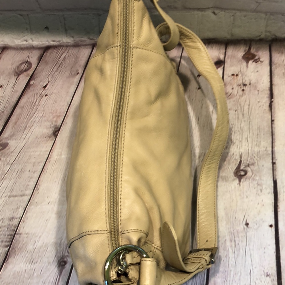 Stone Mountain Leather Shoulder Bag Medium - Picture 6 of 12